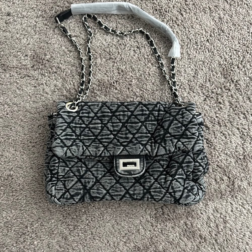 Amazon Quilted Black and Gray Shoulder Bag with Chain Strap
